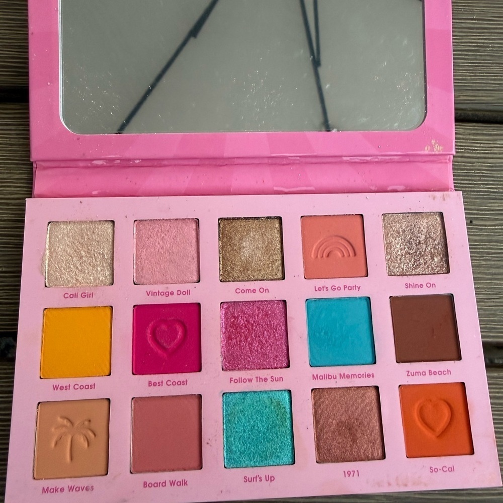 🌴 ColourPop x Barbie “Malibu Barbie” Eyeshadow Palette 🌅 - Picture 2 of 3